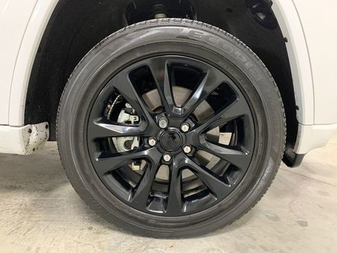 Used 2022 Jeep Grand Cherokee Laredo X image 29