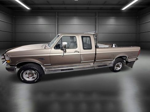 Used 1993 Ford F250 XL image 2
