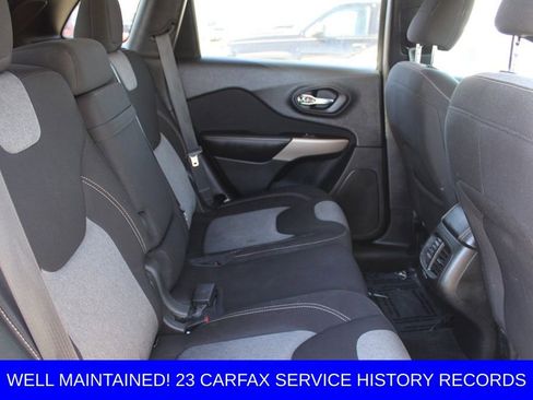 Used 2018 Jeep Cherokee Latitude image 22