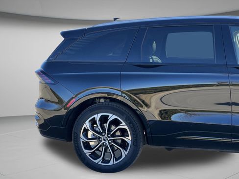 New 2026 Lincoln Nautilus Reserve image 12