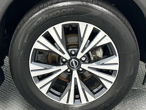 Used 2022 Nissan Rogue SV w/ SV Premium Package AWD/4WD image 25
