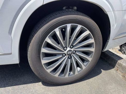 Used 2025 Hyundai Palisade Calligraphy FWD image 3