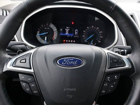 Used 2015 Ford Edge SEL FWD image 15