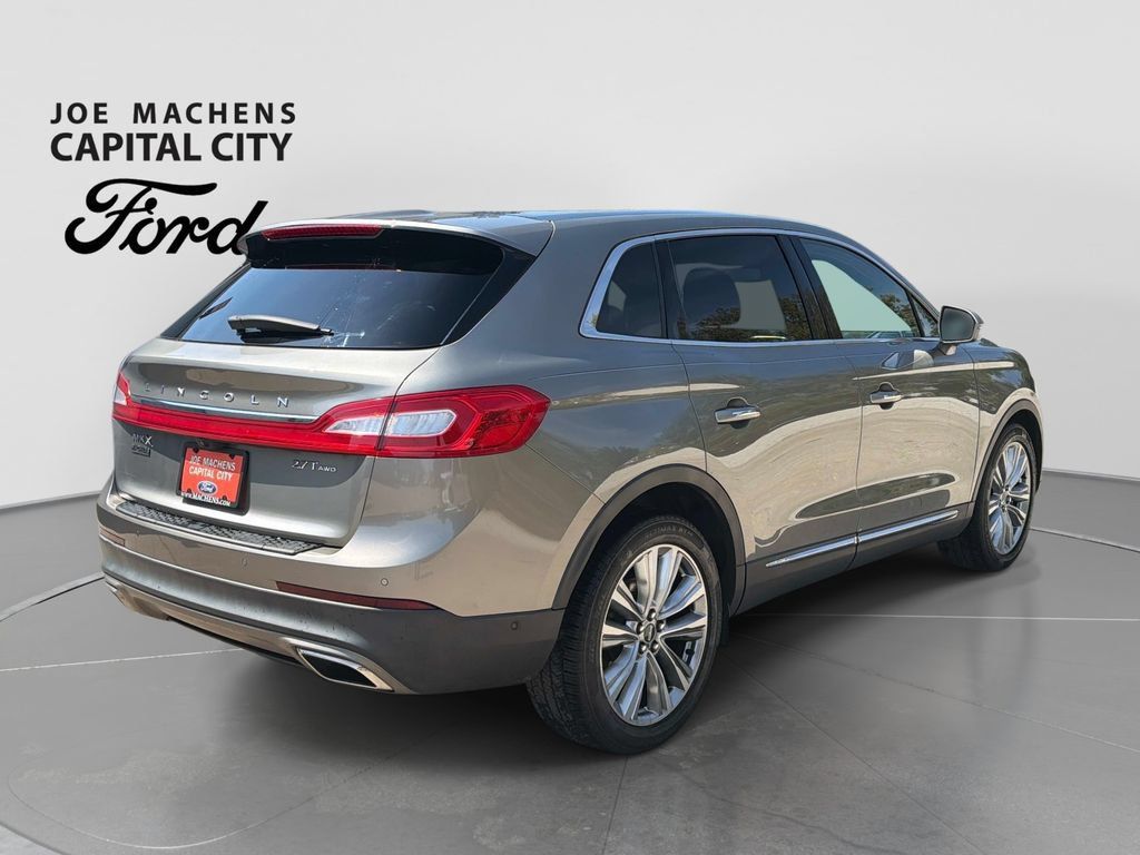 Used 2017 Lincoln MKX Reserve AWD/4WD image 5
