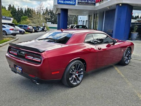 Used 2022 Dodge Challenger R/T Scat Pack w/ Driver Convenience Group RWD image 8