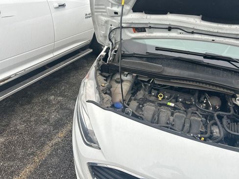 Used 2019 Ford Transit Connect XLT FWD image 14