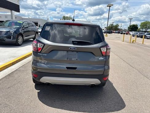 Used 2017 Ford Escape SE w/ SE Cold Weather Package FWD image 8