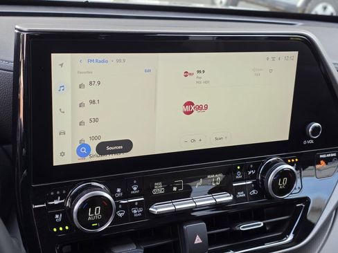 Used 2023 Toyota Highlander Limited image 21