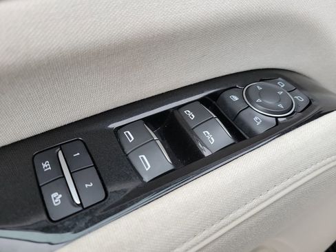 Certified 2022 Cadillac Escalade Premium Luxury Platinum image 21