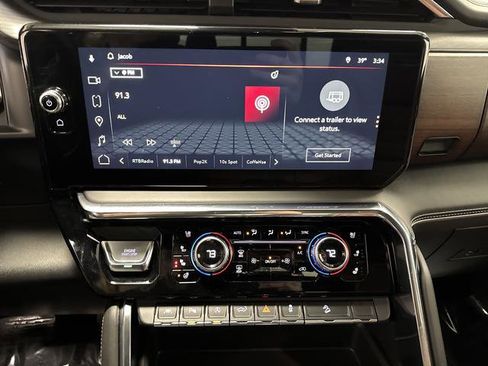 Used 2025 GMC Sierra 1500 Denali Ultimate image 9