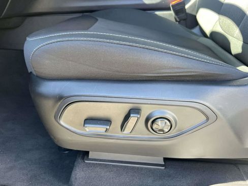 Used 2025 Jeep Grand Cherokee L Laredo image 20