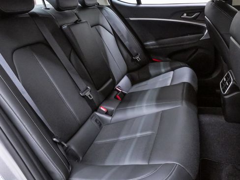 Certified 2026 Genesis G70 2.5T AWD/4WD image 11