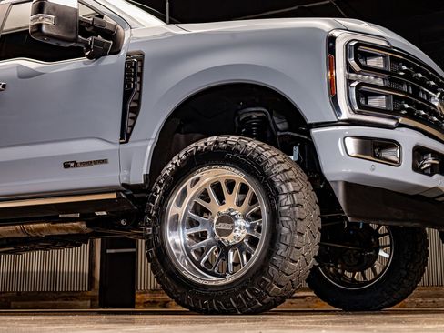 Used 2024 Ford F250 Platinum w/ FX4 Off-Road Package image 14