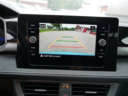 New 2025 Volkswagen Taos SE image 12