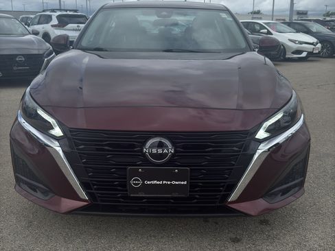 Certified 2024 Nissan Altima 2.5 SV w/ SV Premium Package FWD image 3