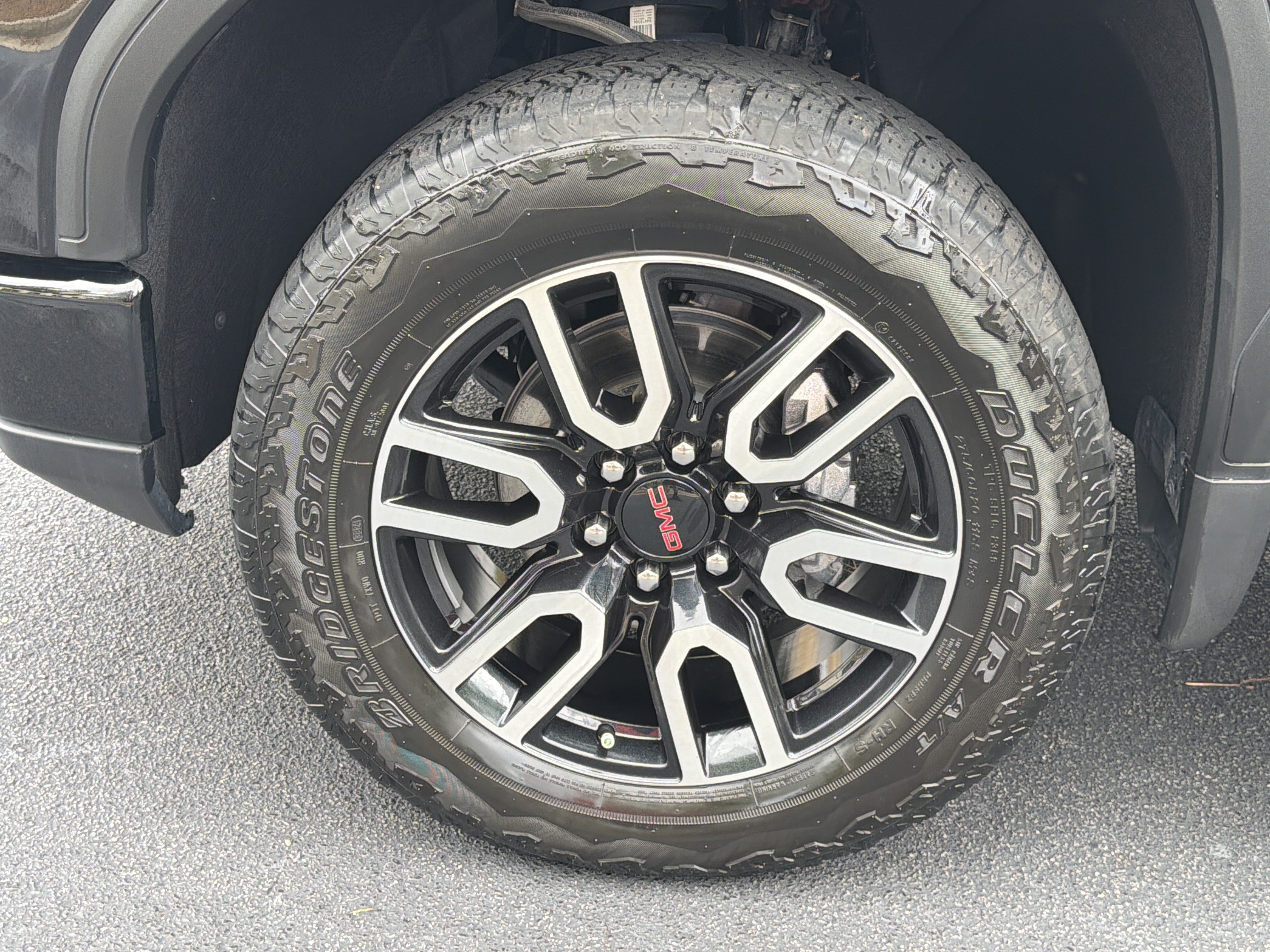 Used 2025 GMC Sierra 1500 AT4 w/ AT4 Premium Package AWD/4WD image 32