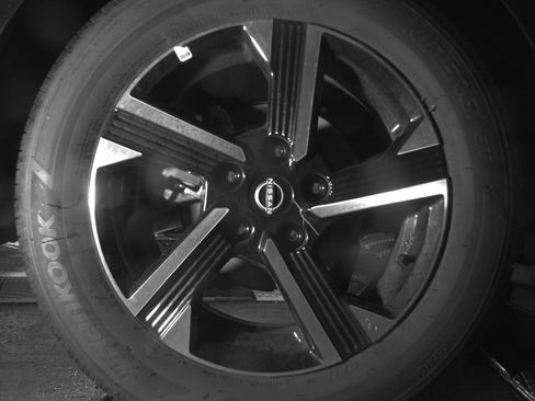 Used 2025 Nissan Sentra SV image 15