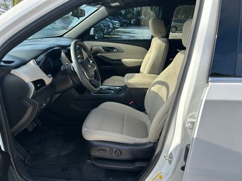 Used 2022 Chevrolet Traverse LS w/ LPO, Cargo Package FWD image 5