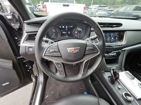 Used 2025 Cadillac XT5 Sportv w/ Technology Package AWD/4WD image 7
