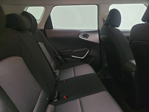 Used 2025 Kia Soul LX image 19