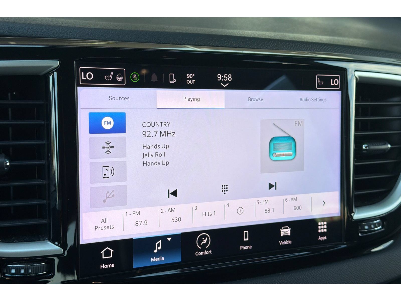 Used 2023 Chrysler Pacifica Touring-L FWD image 21