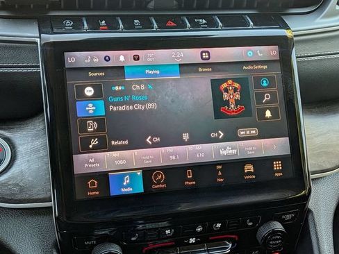 Used 2023 Jeep Grand Cherokee L Limited w/ Luxury Tech Group II AWD/4WD image 26
