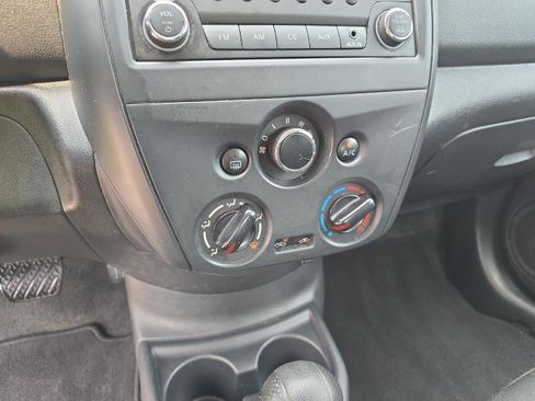 Used 2016 Nissan Versa S FWD image 19