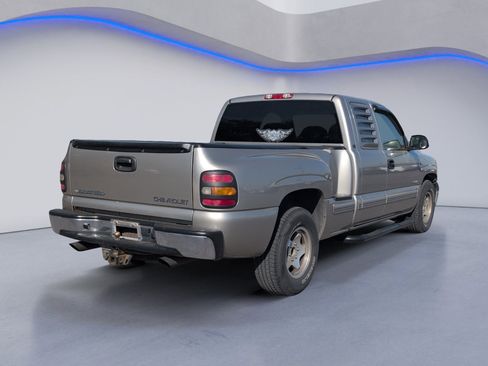 Used 2002 Chevrolet Silverado 1500 LS w/ Heavy Duty Suspension Pkg image 3