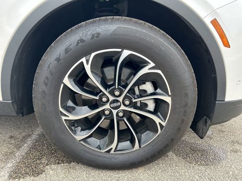 Used 2024 Lincoln Nautilus Premier w/ Equipment Group 102A image 25