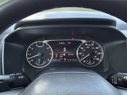 Used 2025 Nissan Rogue S FWD image 15