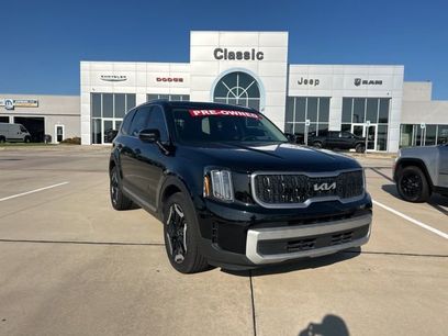 Used 2024 Kia Telluride EX w/ EX Captain's Chair Package