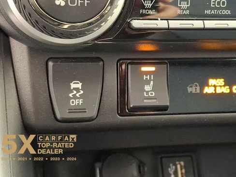 Used 2023 Toyota RAV4 XLE Premium image 30