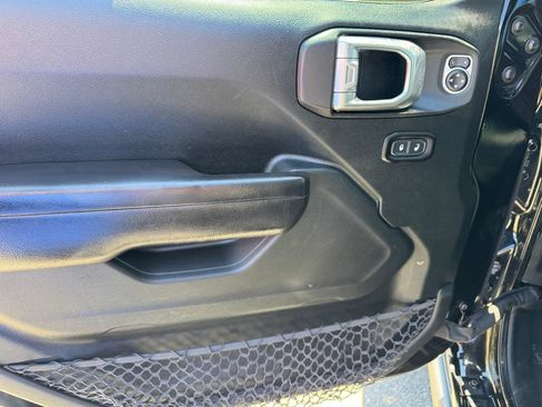 Used 2020 Jeep Wrangler Unlimited Rubicon AWD/4WD image 16