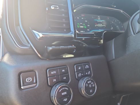 Used 2024 Chevrolet Silverado 3500 High Country w/ High Country Premium Package image 24