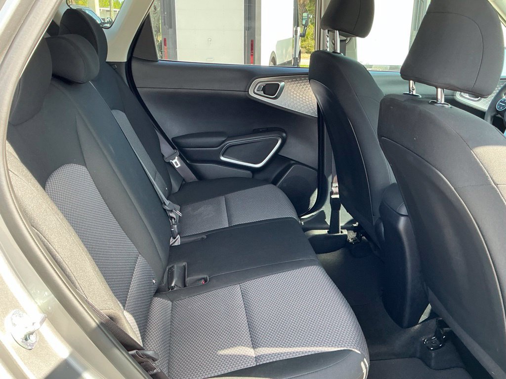 Used 2025 Kia Soul LX w/ LX Technology Package FWD image 21
