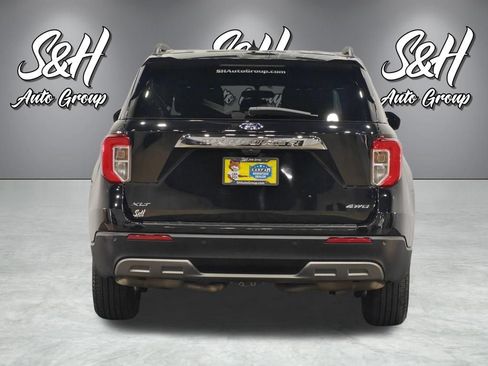 Used 2023 Ford Explorer XLT w/ Equipment Group 202A AWD/4WD image 18
