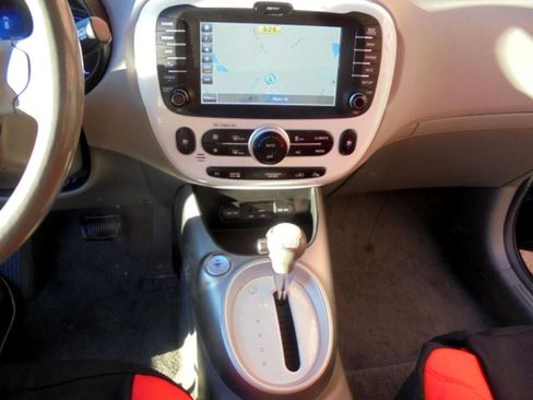 Used 2015 Kia Soul EV + FWD image 16