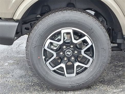 New 2025 Ford Bronco Outer Banks image 5