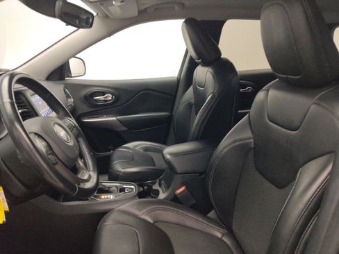 Used 2021 Jeep Cherokee Latitude Plus image 17