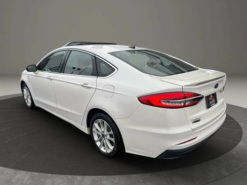 Used 2019 Ford Fusion Energi Titanium FWD image 9