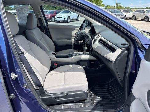 Used 2017 Honda HR-V LX image 23