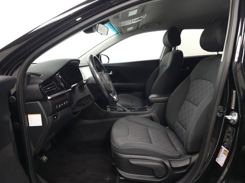 Used 2022 Kia Niro LXS FWD image 4