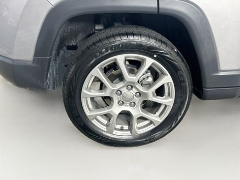 Used 2022 Jeep Compass Latitude w/ Sun and Sound Group AWD/4WD image 11