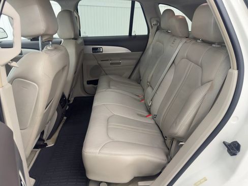 Used 2012 Lincoln MKX FWD image 9