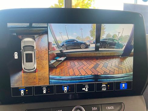Used 2024 Chevrolet Blazer LT w/ Sound & Technology Package AWD/4WD image 54
