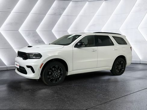 Used 2025 Dodge Durango GT AWD/4WD image 3