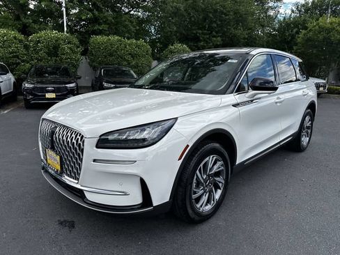 Certified 2024 Lincoln Corsair AWD w/ Equipment Group 101A image 9