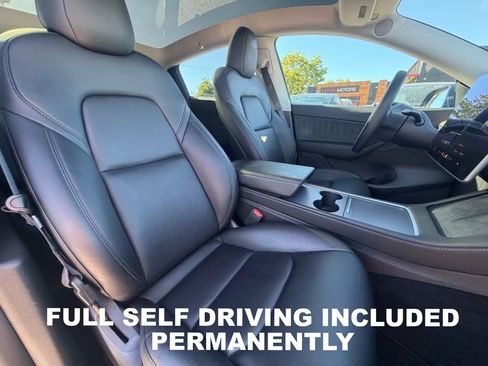 Used 2022 Tesla Model Y Long Range AWD/4WD image 4