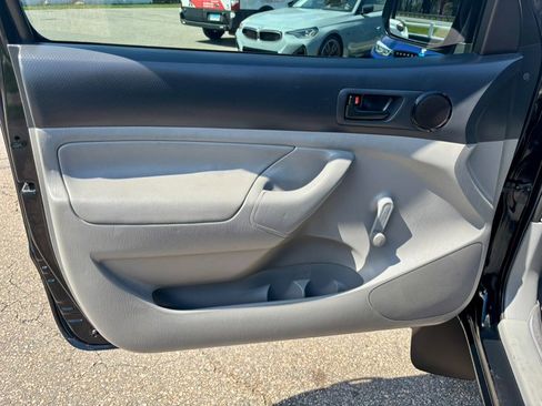 Used 2012 Toyota Tacoma 4x4 Regular Cab image 9