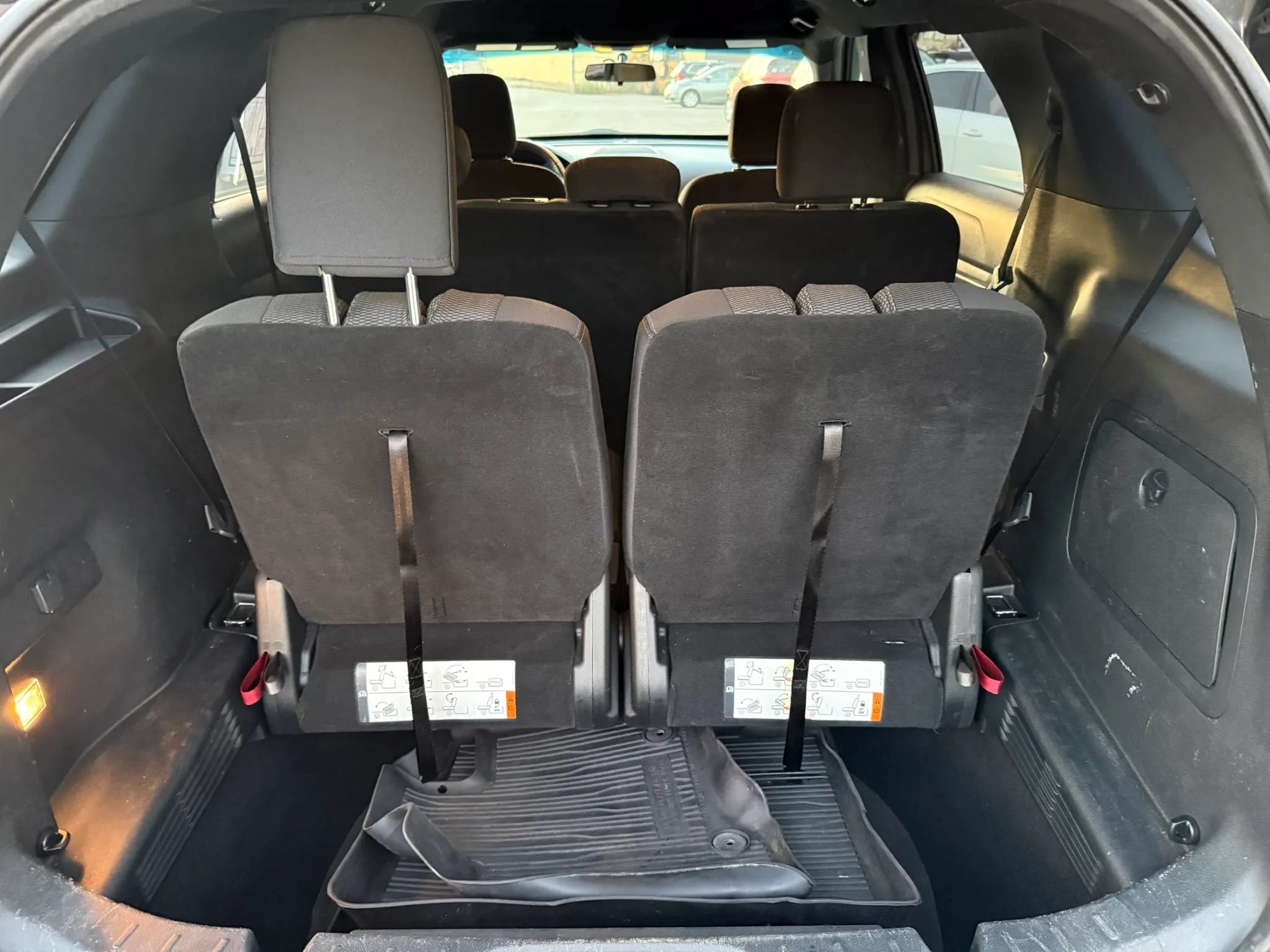 Used 2018 Ford Explorer XLT AWD/4WD image 17